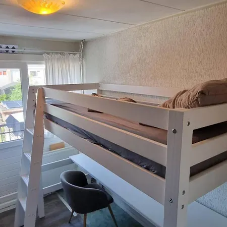 Private 7m2 With Desk & Oven